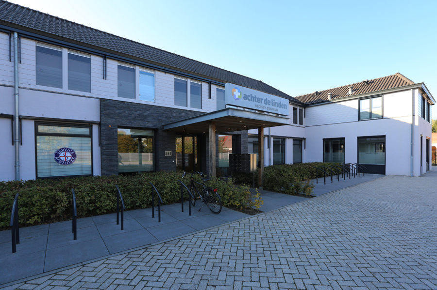 Achter de Blauwe deur